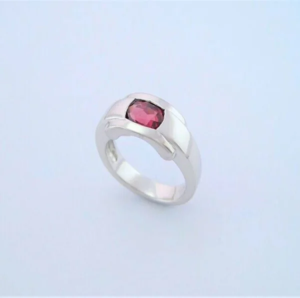 Anillo en plata ley 950 con gema semipreciosa