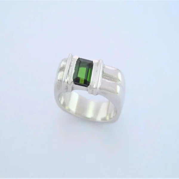 Anillo en plata ley 950 con gema semipreciosa
