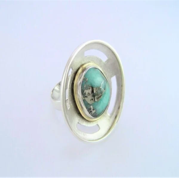 Anillo en plata ley 950 con esmeralda colombiana