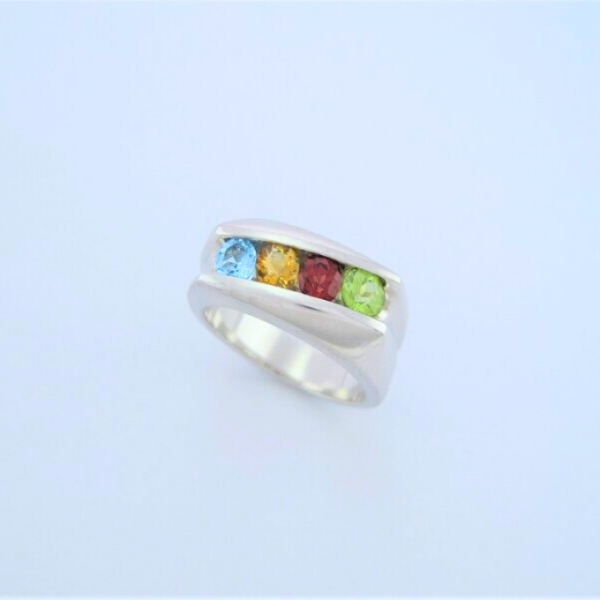 Anillo en plata ley 950 con gema semipreciosa