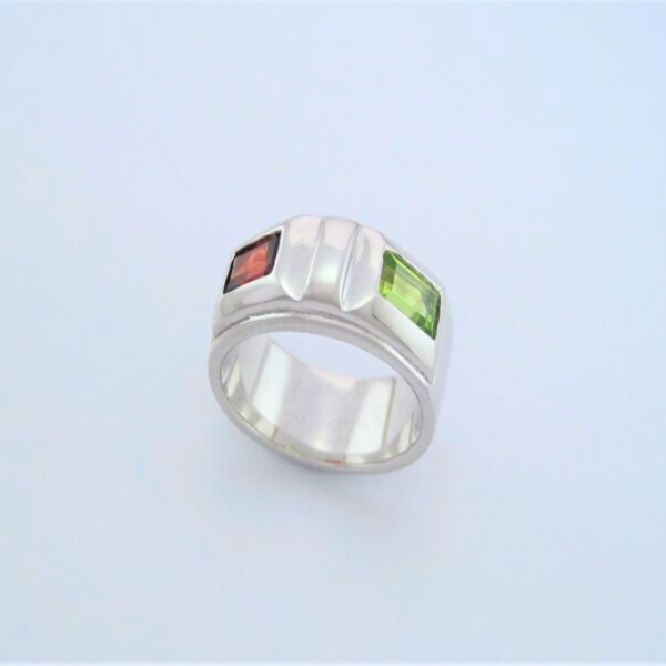 Anillo en plata ley 950 con gema semipreciosa