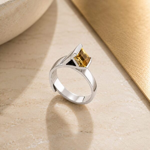 Anillo en Plata Ley 950 con Gema Semipreciosa Cuarzo Citrino