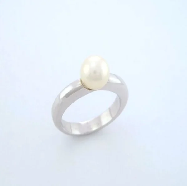 Anillo en plata ley 950 con perla natural de cultivo