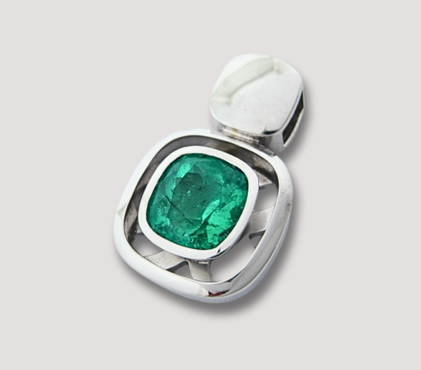 Aretes con Esmeralda en Chia