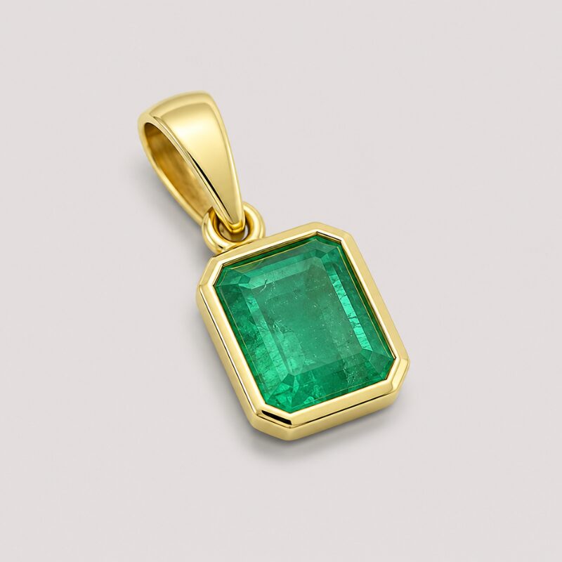 Dije Oro Ley 18 kt con Esmeralda Colombiana