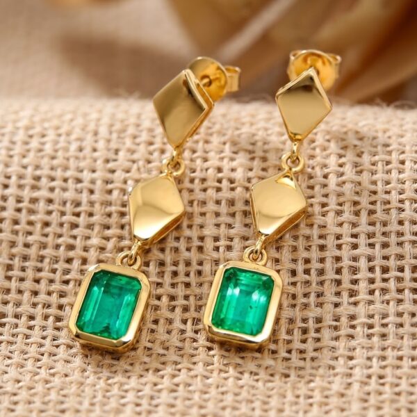 Pendientes en Oro Ley 18 kt con Esmeralda Colombiana