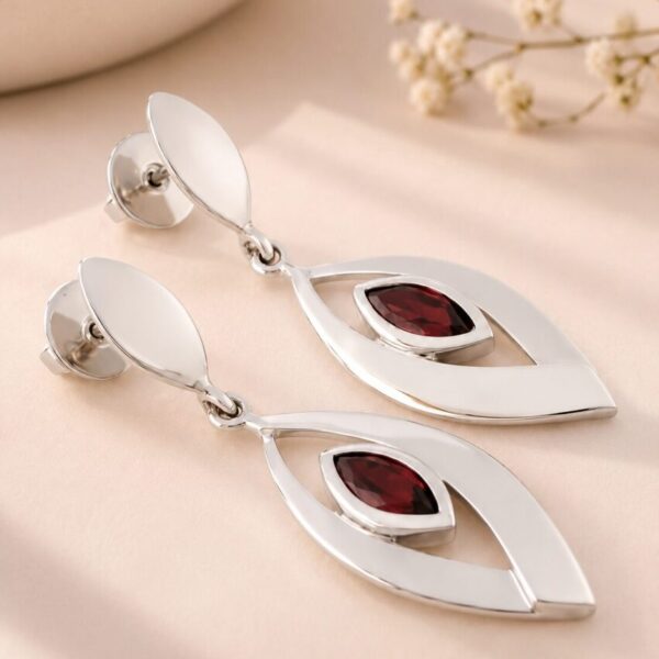 Aretes en Plata Ley 950 con Granates Naturales