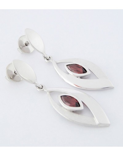 Aretes en Plata Ley 950 con Granates Naturales