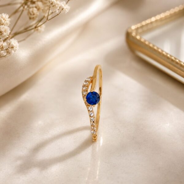 Anillo en Oro 18 kt con Circon